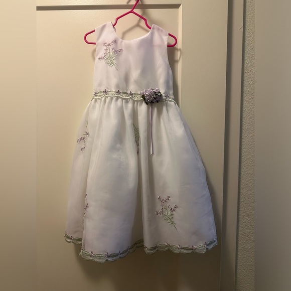 White Dress - Picture 1 of 5